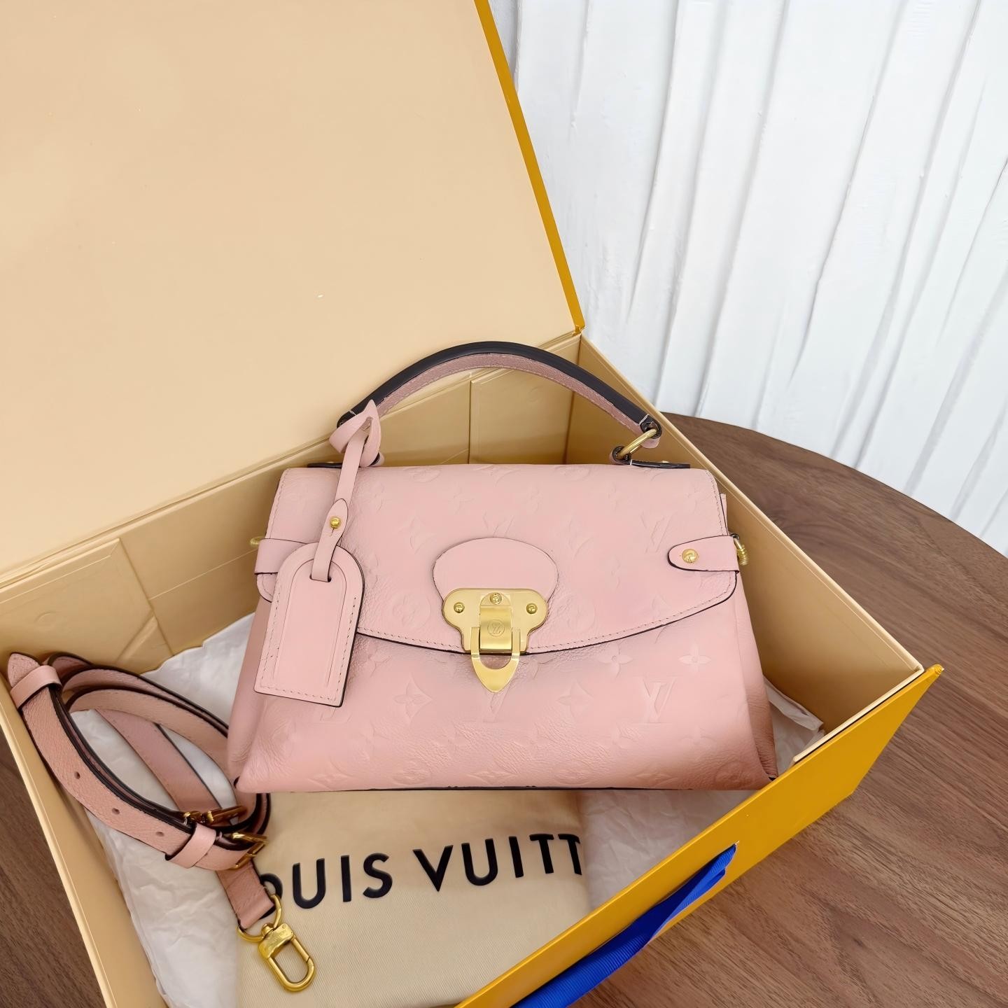 99新 LouisVuitton/路易威登 /夏vv1023/单肩包/16266814