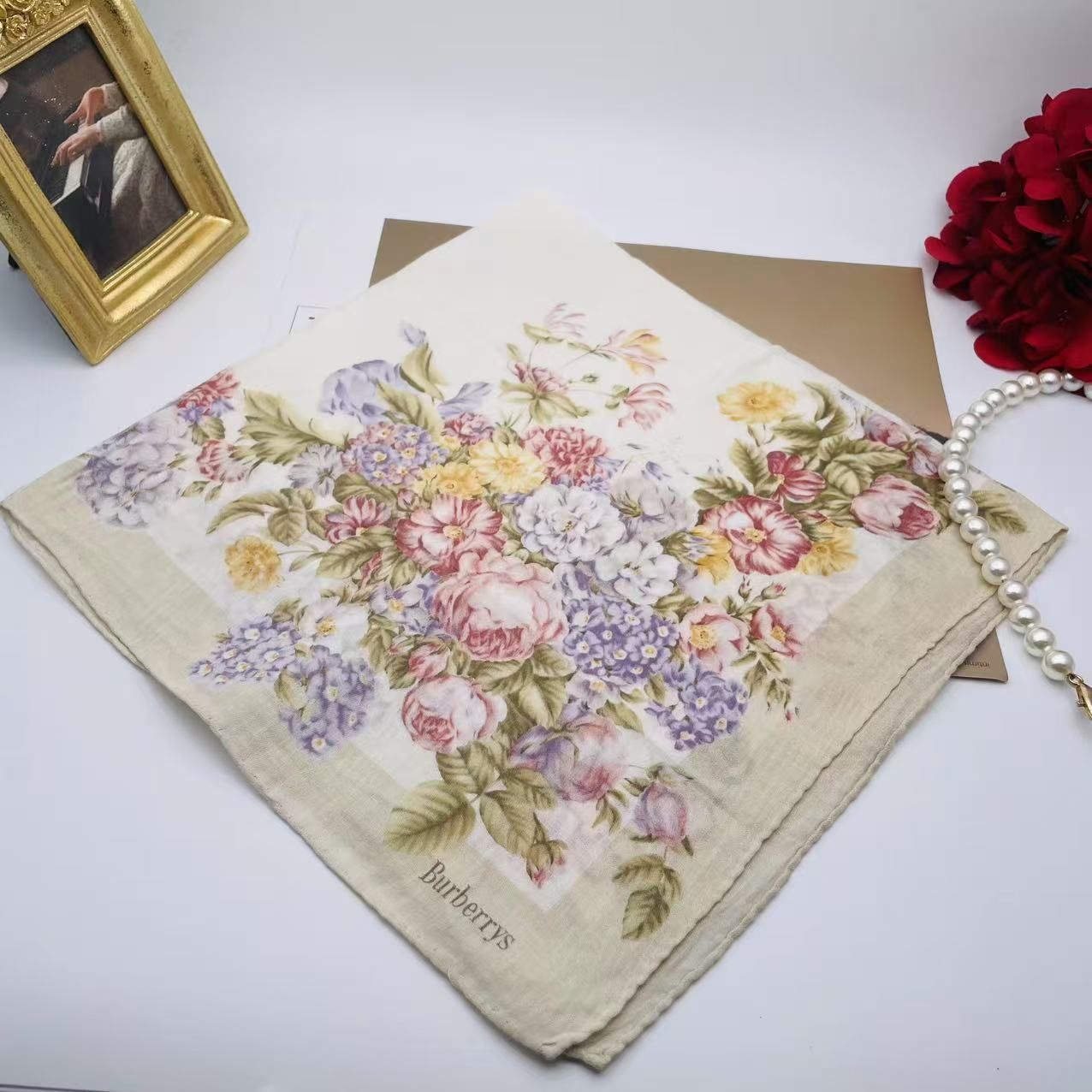 99新 BURBERRY/博柏利 海囤/巴宝莉/丝巾/yy07056