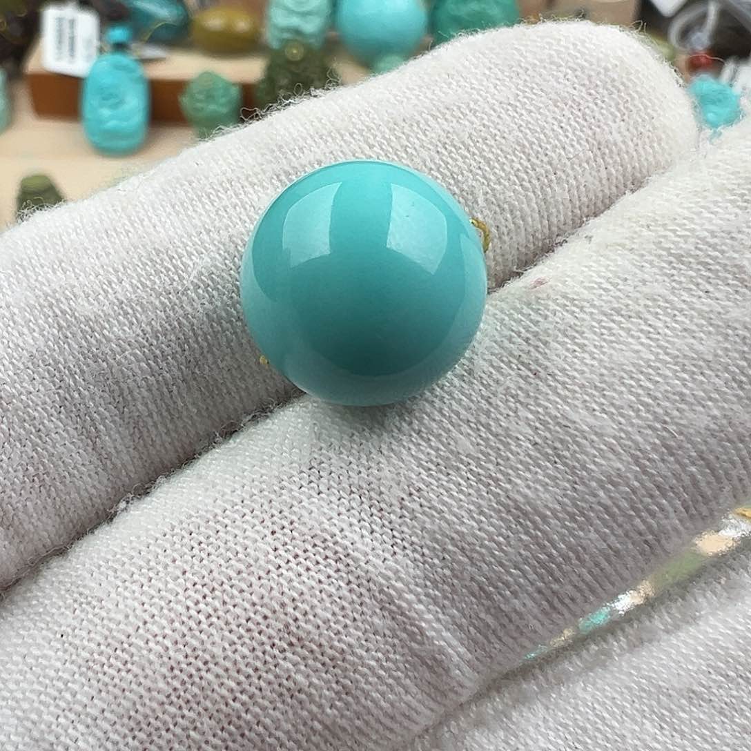 绿松石配饰未镶嵌小**?