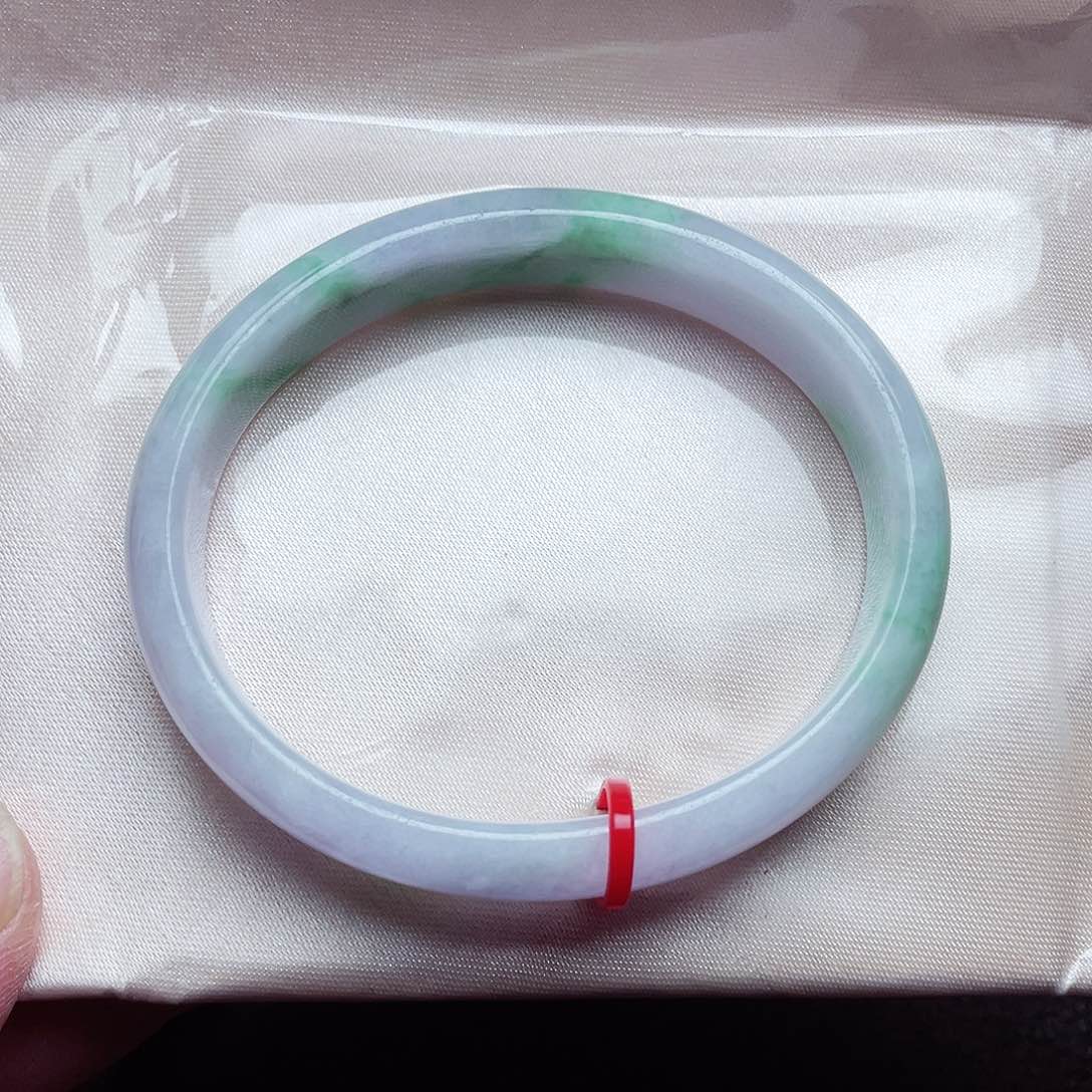 翡翠手镯未镶嵌56圈