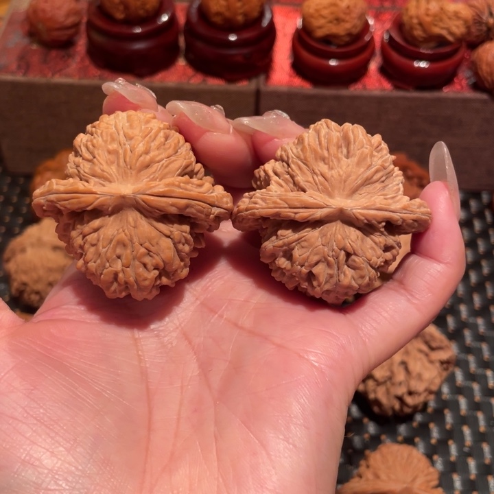 文玩核桃吊坠l****r四座楼