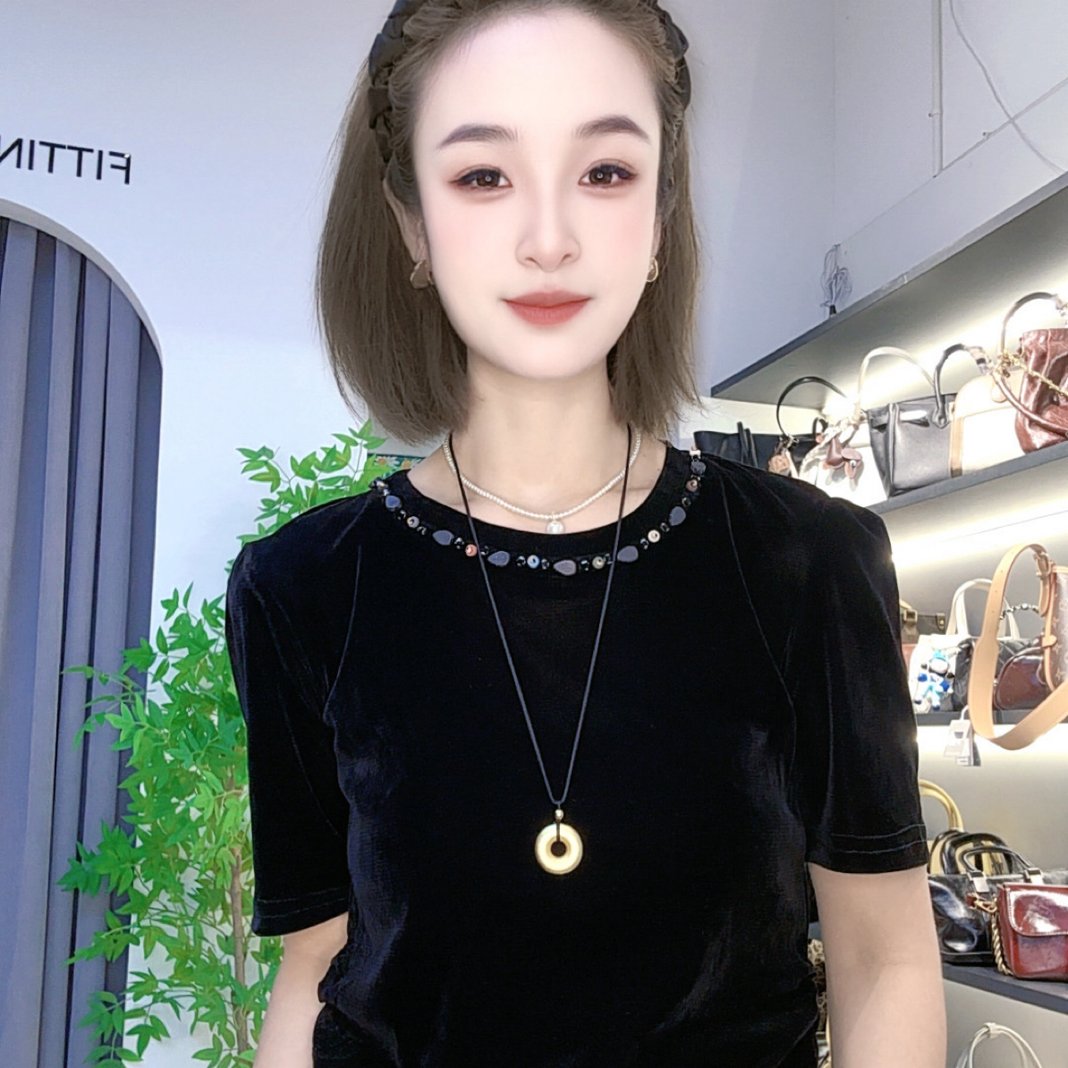 饭饭家 丝绒圆领T恤