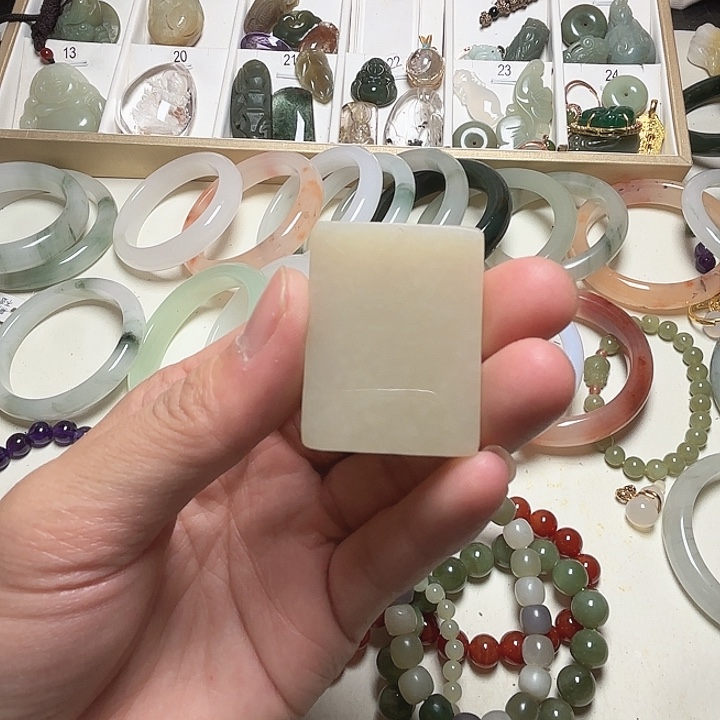 和田玉未镶嵌吊坠(不含链)