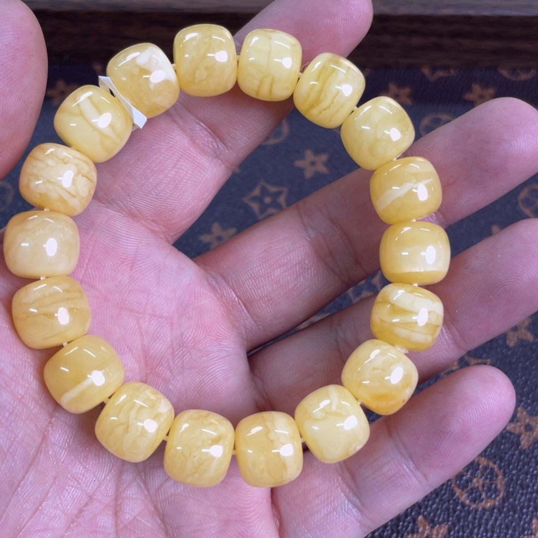 琥珀裸石未镶嵌1830000000