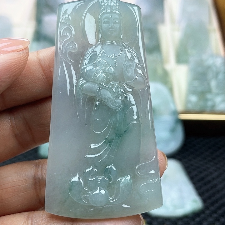 翡翠未镶嵌颈饰皇*天然翡翠观音