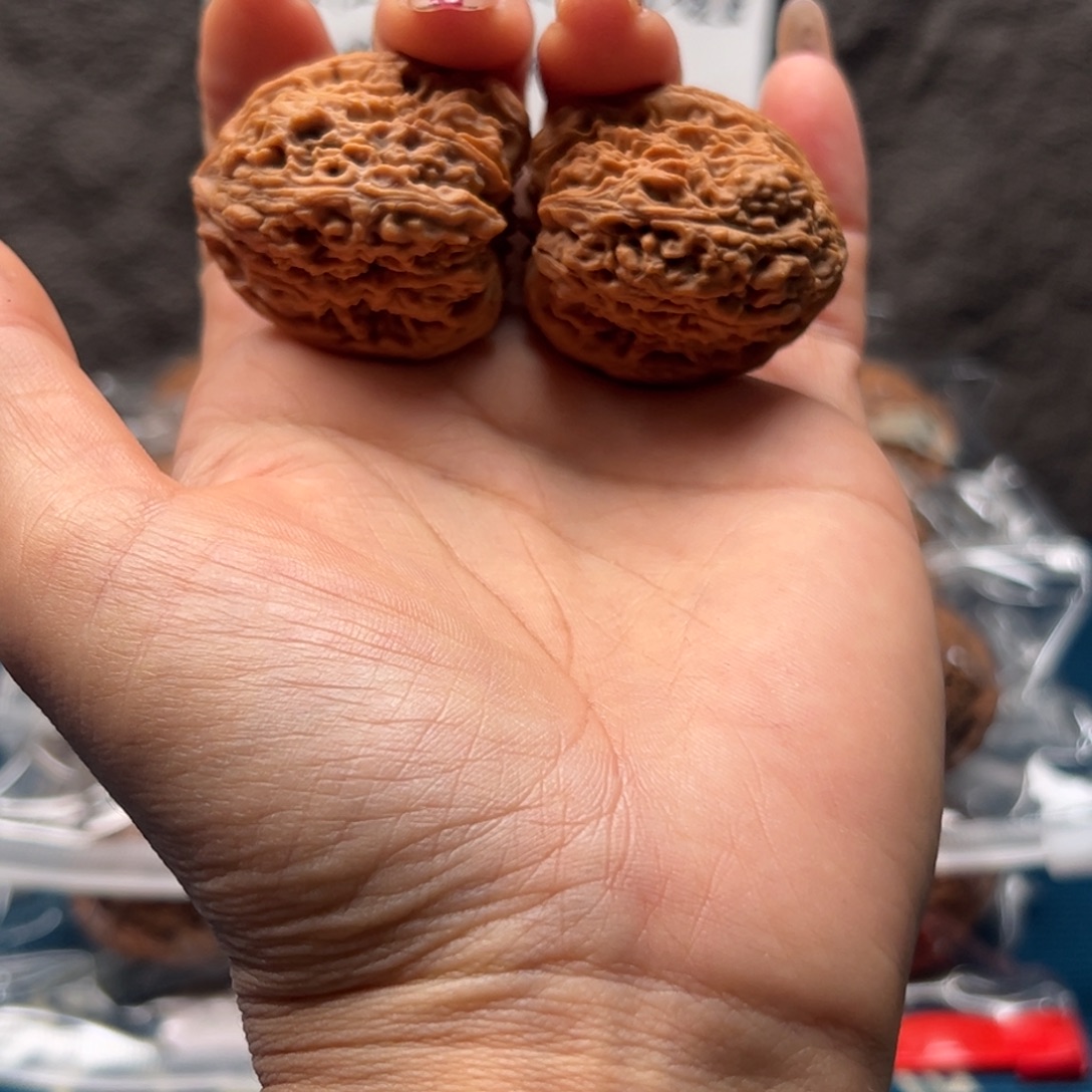 ⋆***⋆把件文玩核桃南疆33生长线