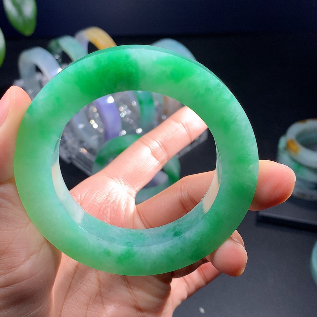 定制翡翠手镯未镶嵌方*