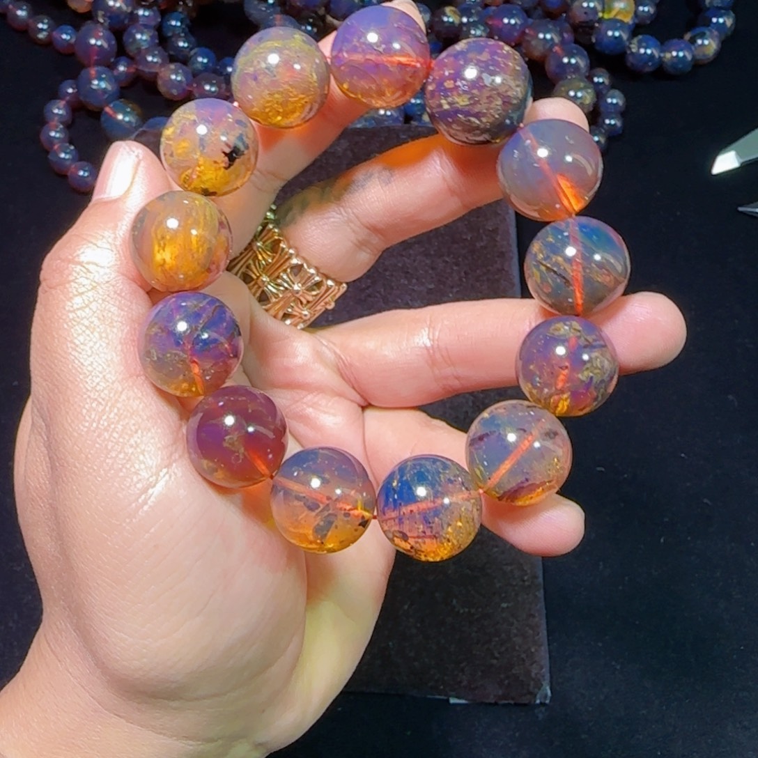 琥珀未镶嵌裸石琥珀