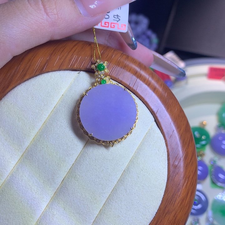 颈饰18K金镶嵌翡翠天然