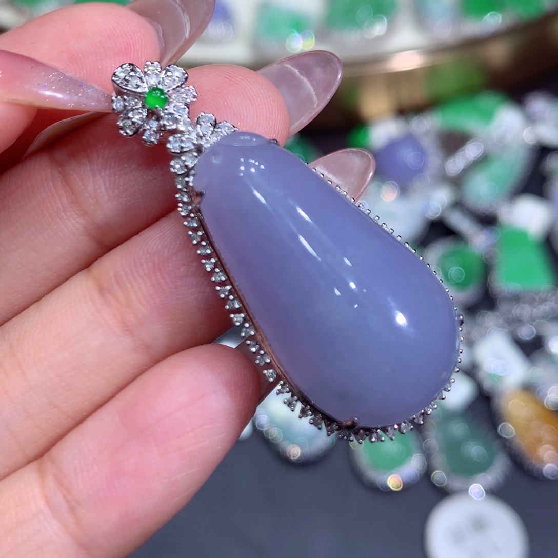 翡翠吊坠(赠链)18K金镶嵌