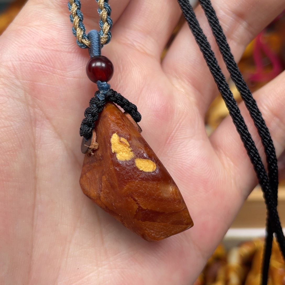 蜜蜡珠宝奇石未镶嵌