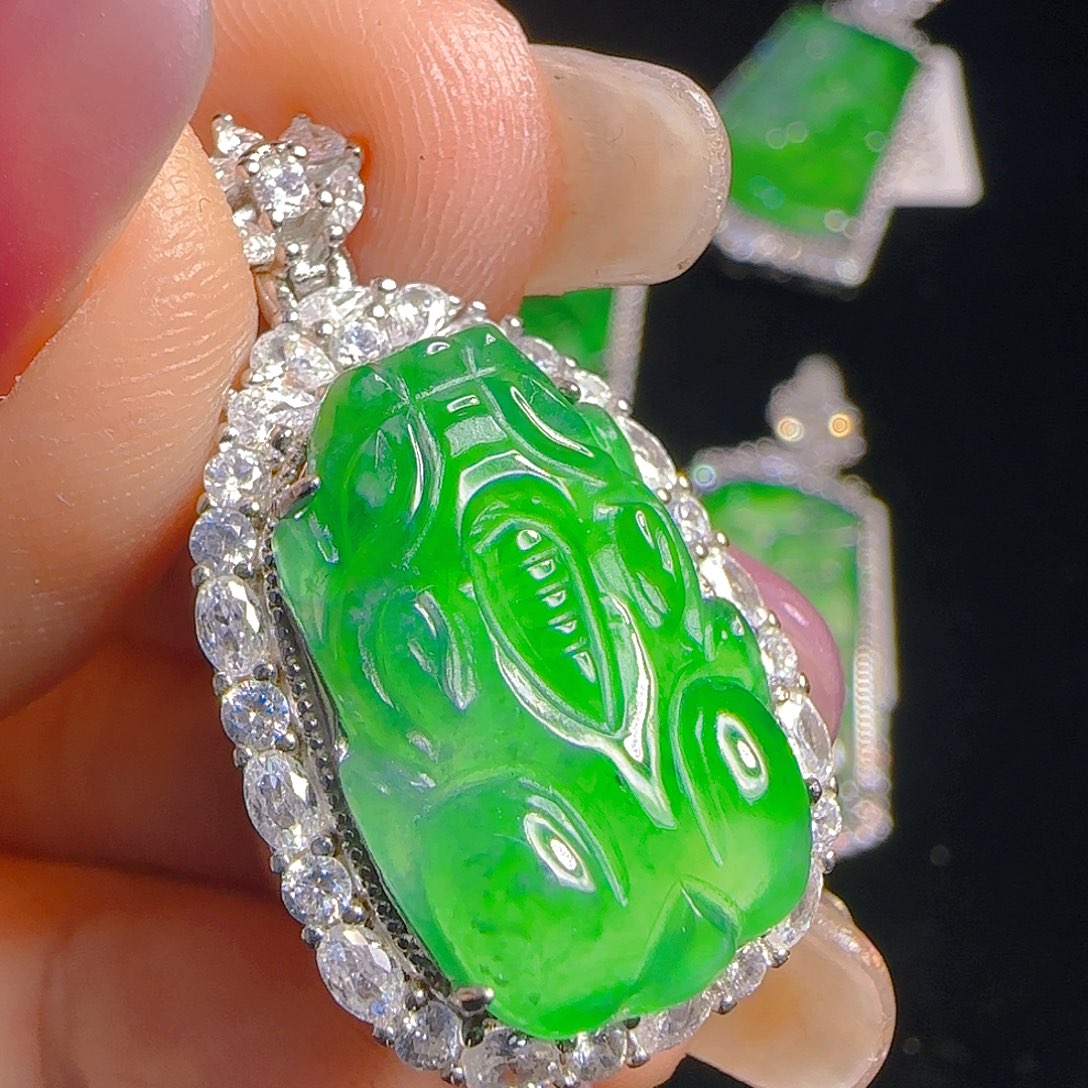 翡翠吊坠(赠链)银S925镶嵌