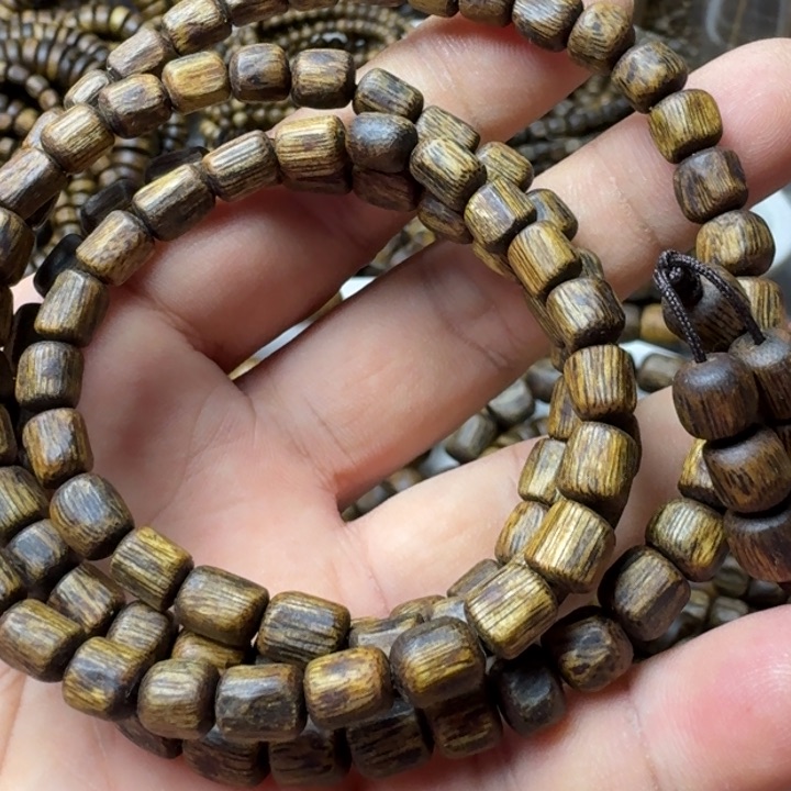 沉香手串?****?张勺子手串17克