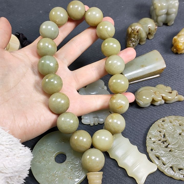 和田玉颈饰未镶嵌