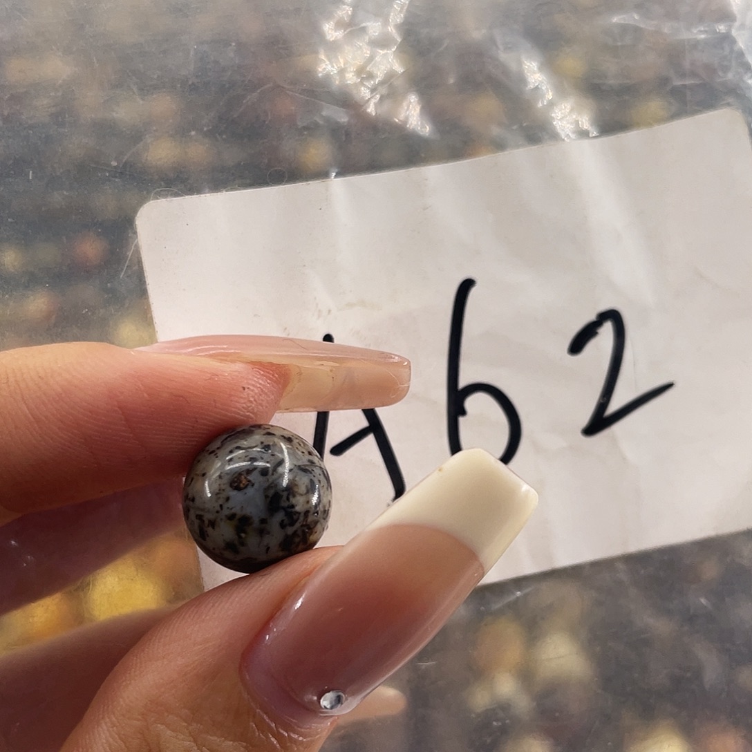 琥珀未镶嵌裸石11.9福利