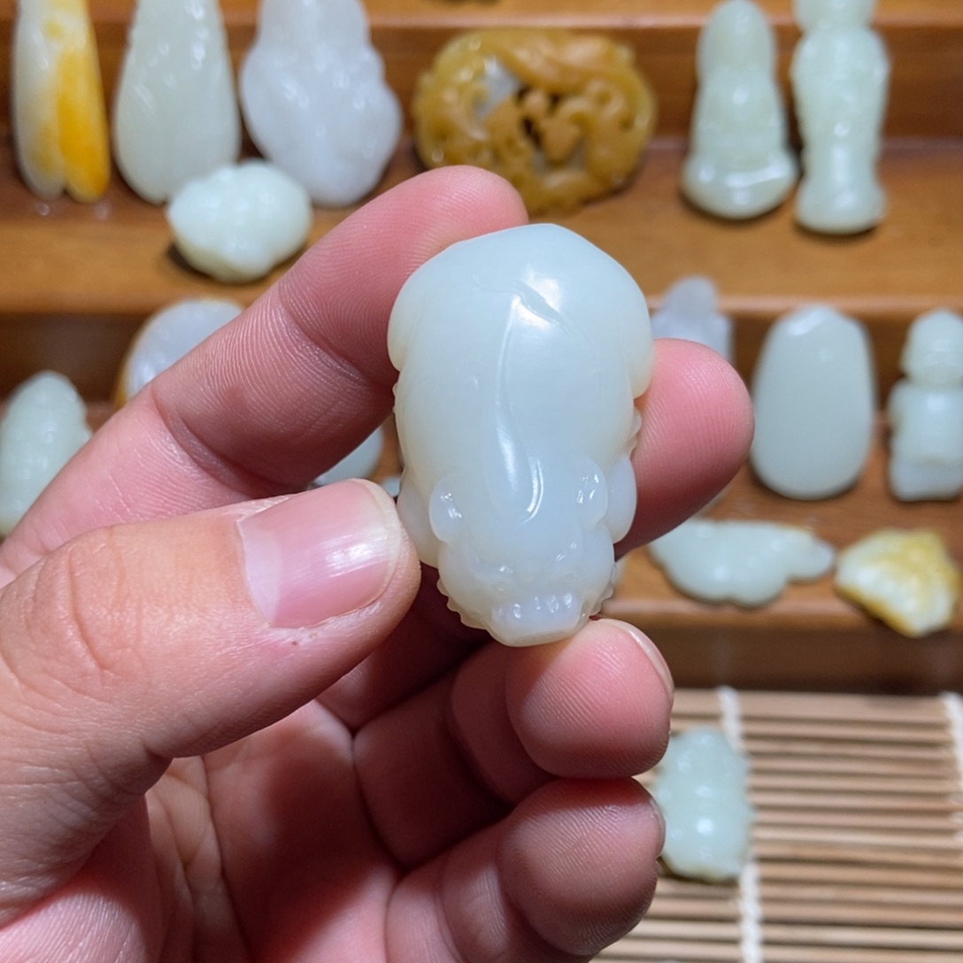 平***清和田玉未镶嵌颈饰