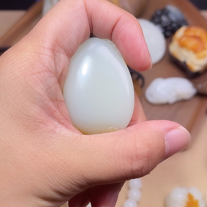 徐****和田玉未镶嵌颈饰