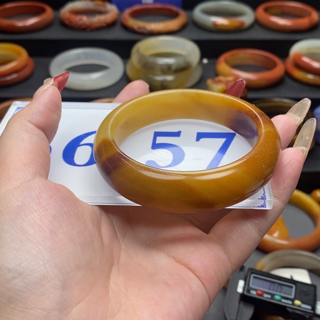 石英质玉（黄龙玉）手镯未镶嵌