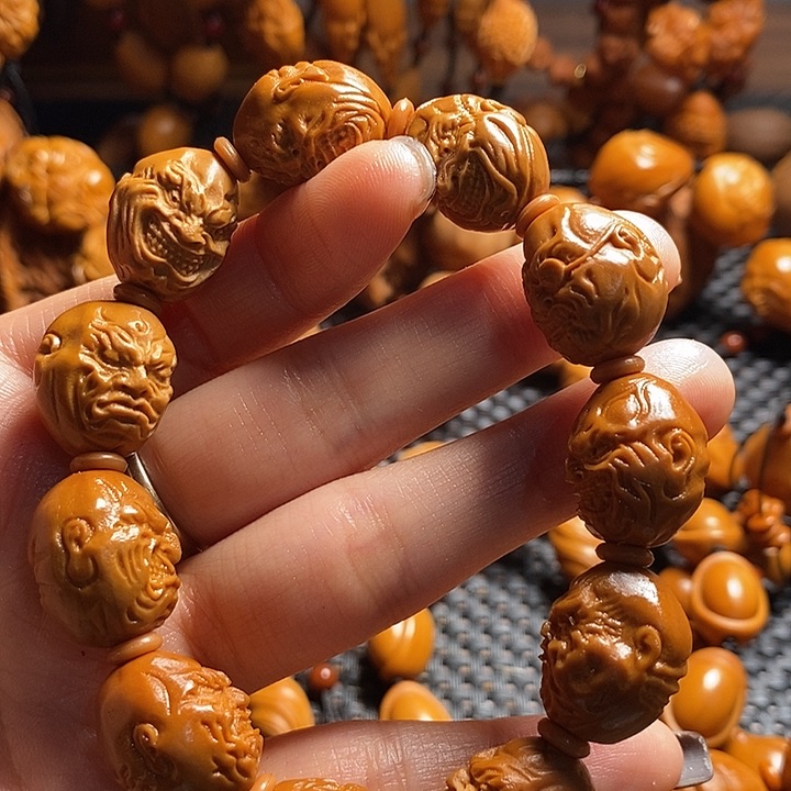 吊坠橄榄核·****溏山鬼恶僧