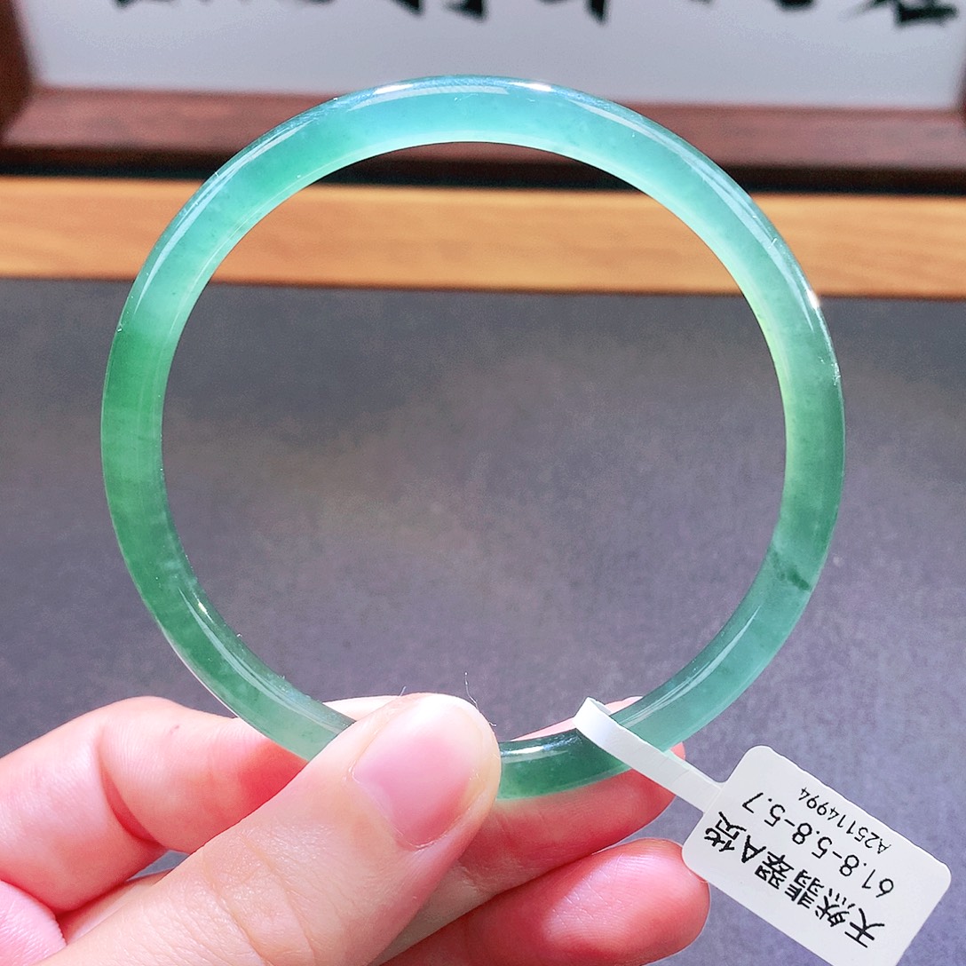 翡翠未镶嵌手镯天然翡翠