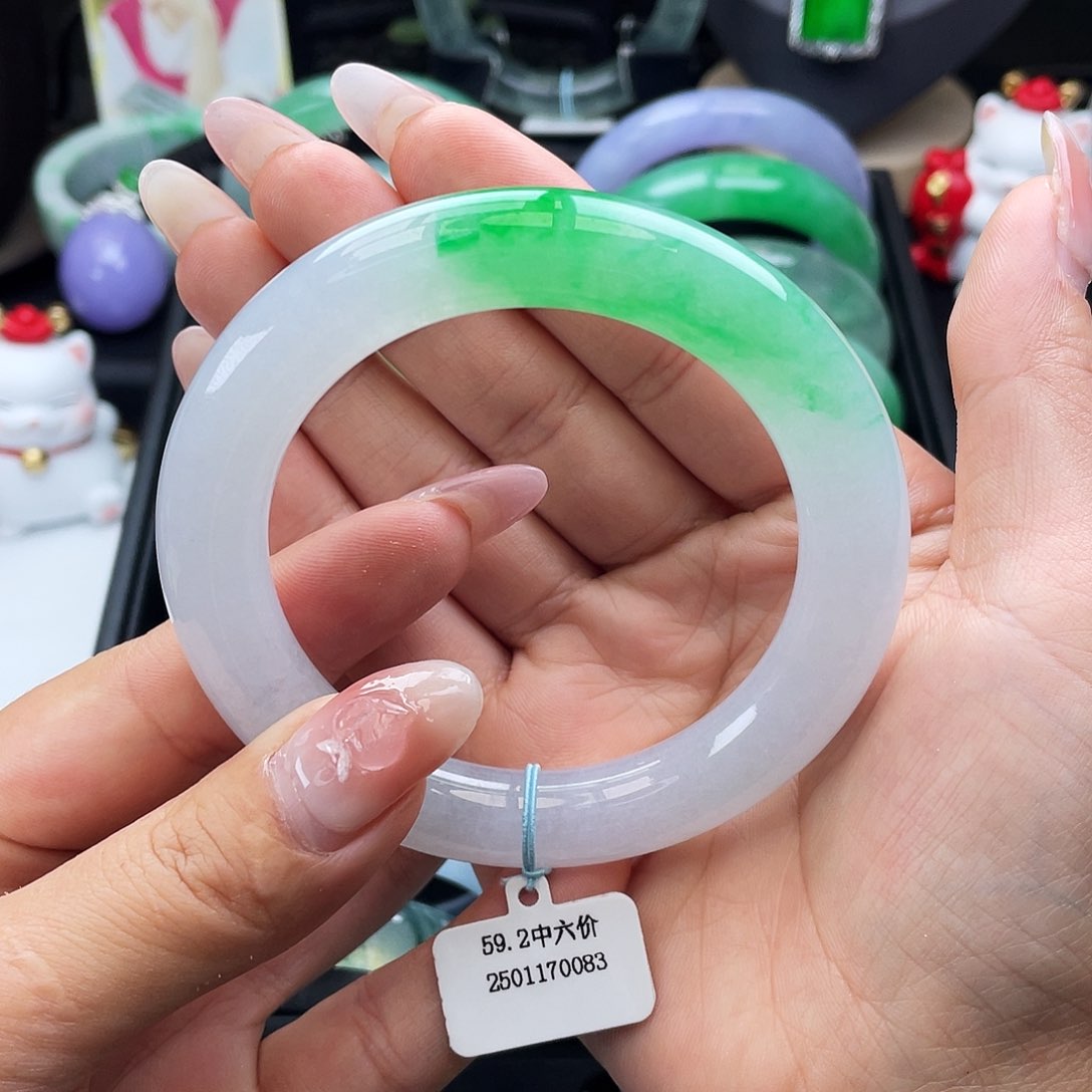 翡翠手镯未镶嵌59冰糯阳绿圆条、截图询价