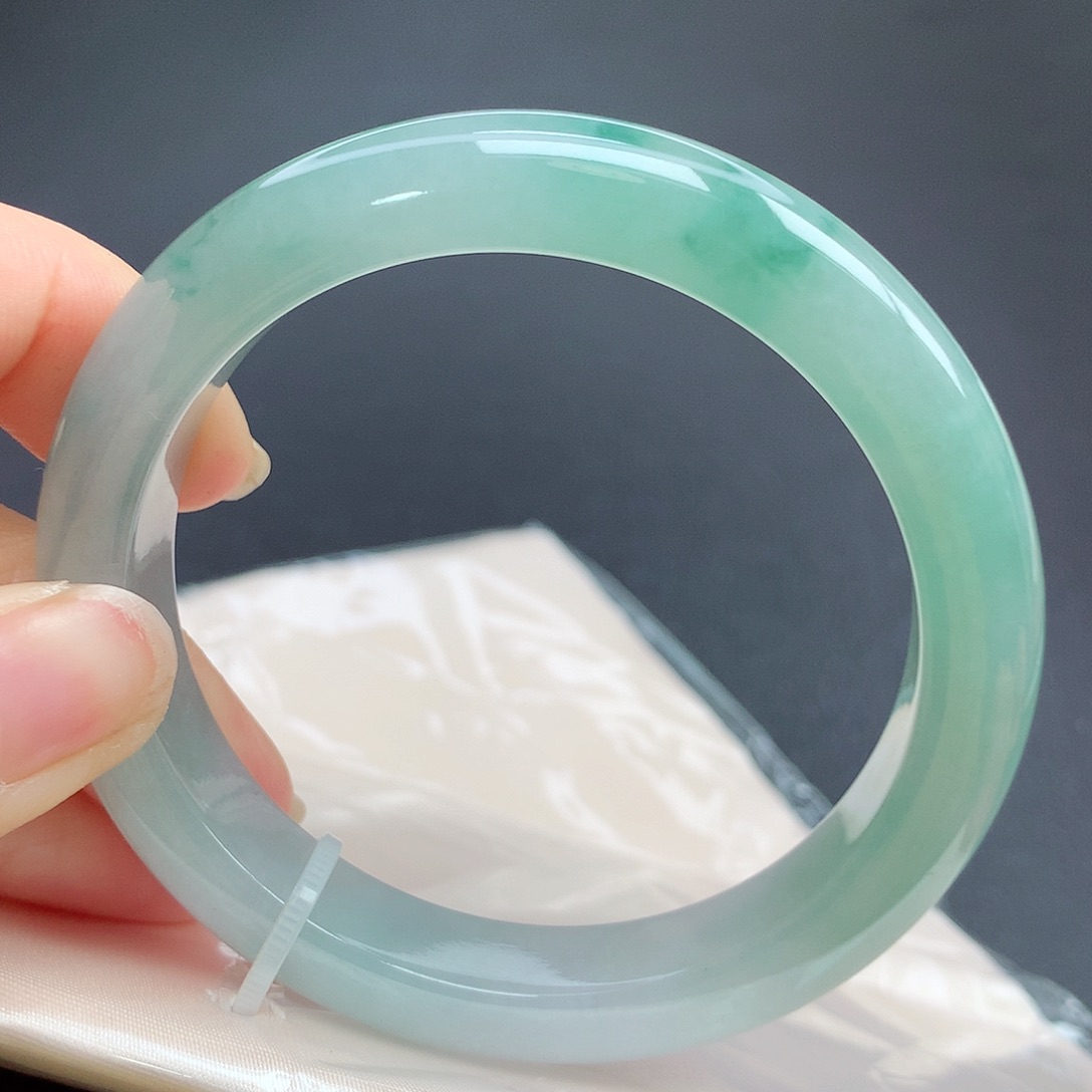 翡翠手镯未镶嵌03n n n n n n n