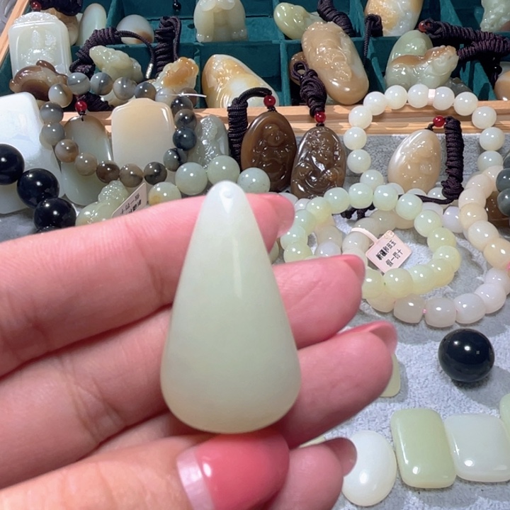 未镶嵌和田玉（糖玉）珠宝半成品