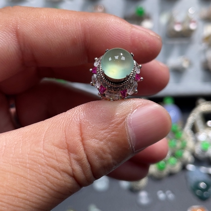 翡翠裸石冰晴起光蛋面铜托