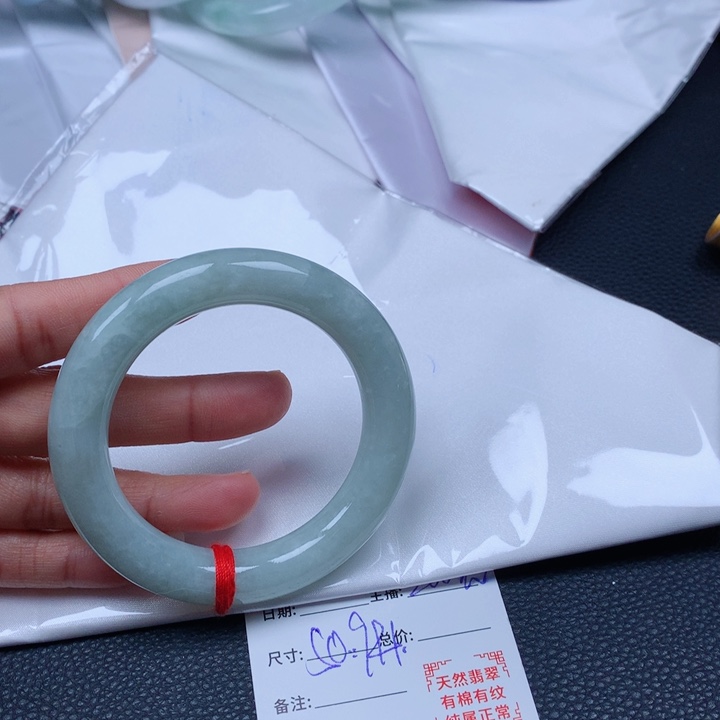 翡翠手镯未镶嵌翡翠圆条手镯