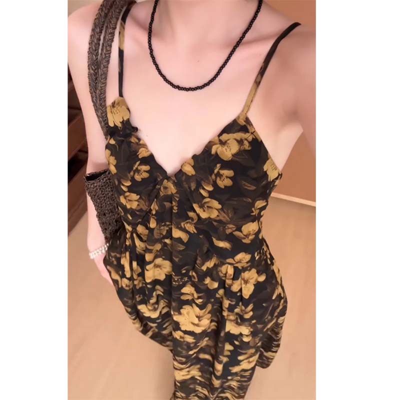 【有里布】2025夏季纯欲有韵味法式气质温柔吊带连衣裙D2164