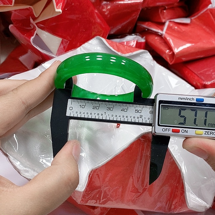 幕***ξ翡翠手镯未镶嵌189 库存×2去拍=128元