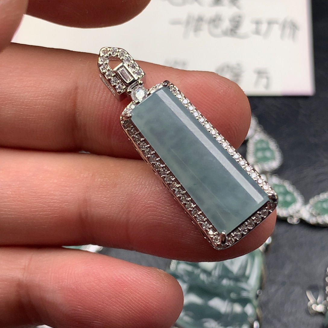 颈饰未镶嵌翡翠无事牌