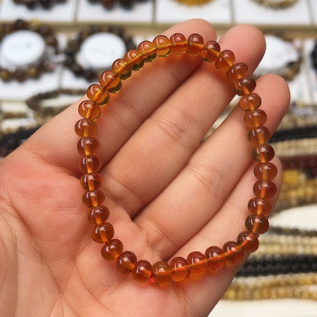 琥珀未镶嵌裸石六