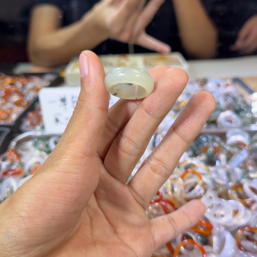 玛瑙/玉髓戒指合金4号17 圈有瑕疵买三送一