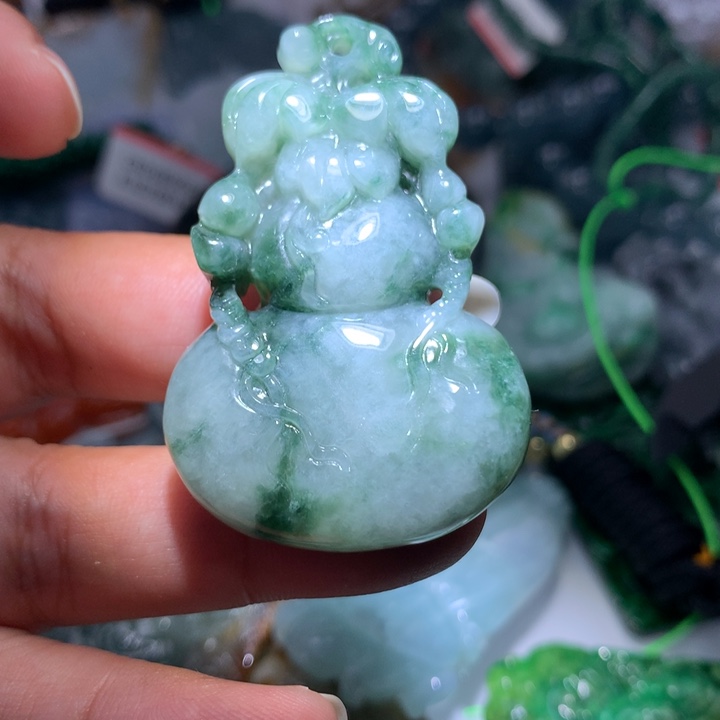 翡翠颈饰未镶嵌保真天然A货翡翠