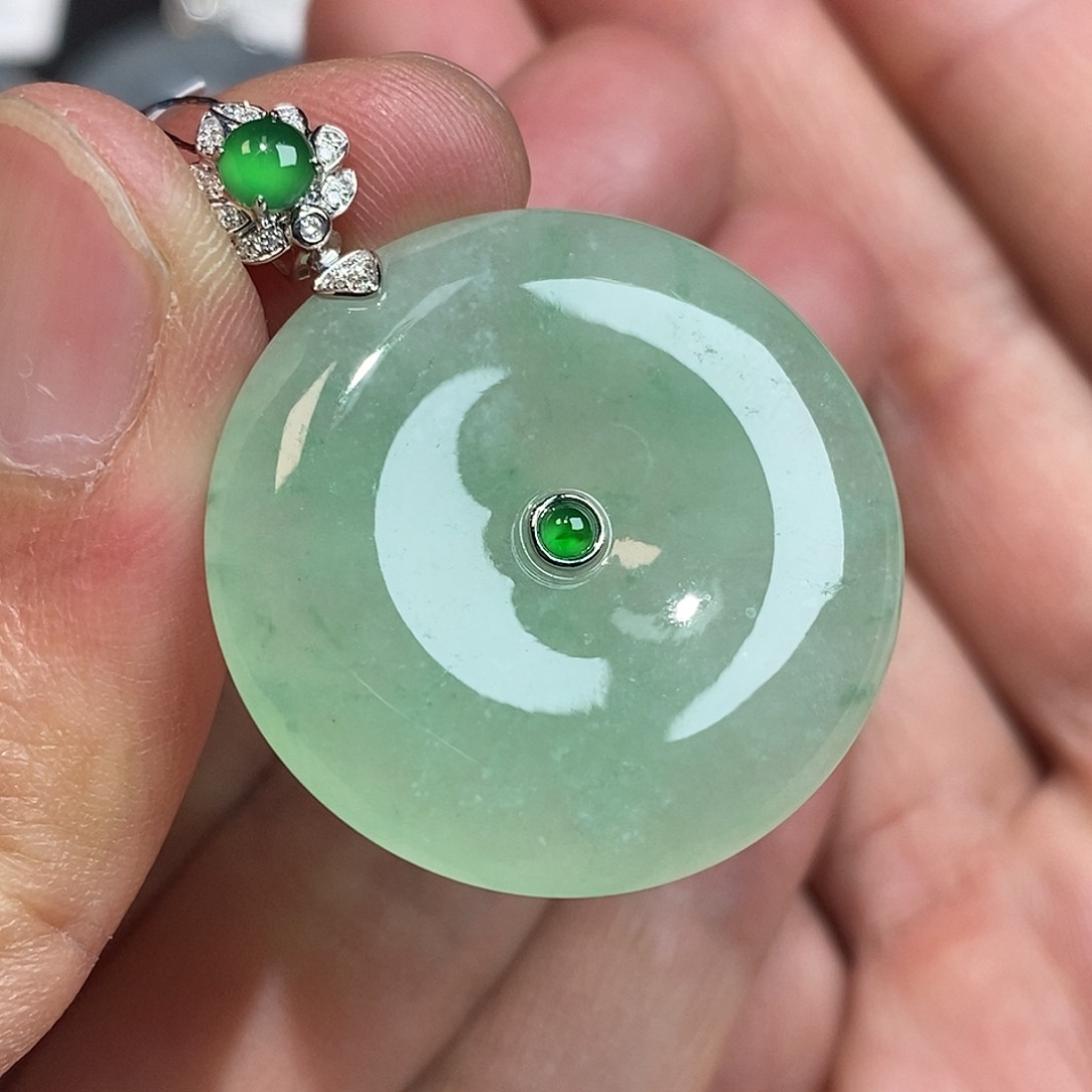 翡翠颈饰18K金镶嵌平安扣