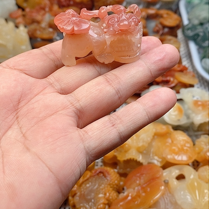 石英质玉（黄龙玉）颈饰未镶嵌H**?