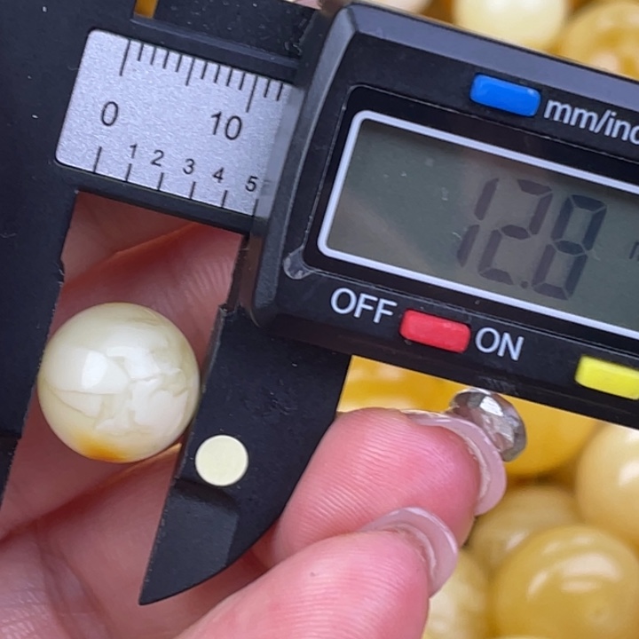 蜜蜡未镶嵌裸石1044