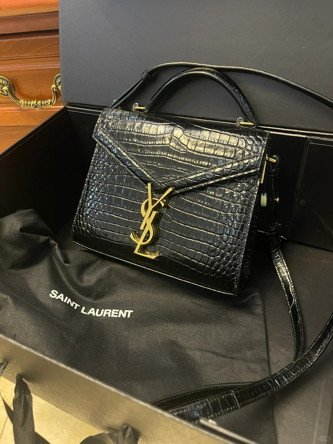 99新 YSL/圣罗兰 cassandra小号黑金鳄压/99新/优选