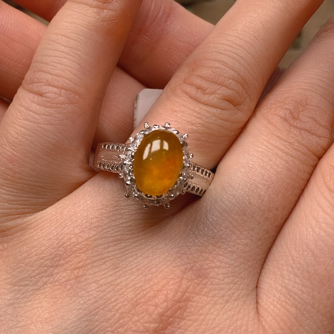 翡翠颈饰未镶嵌翡翠蛋面