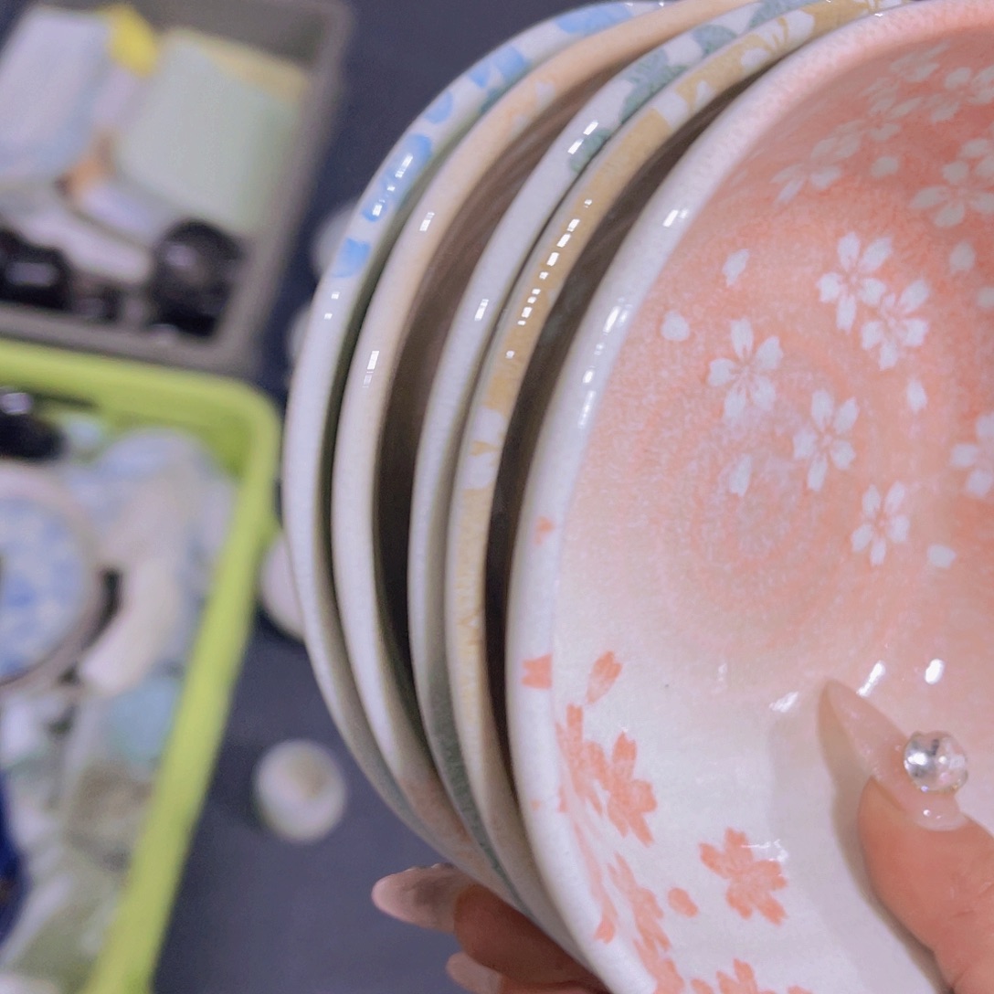 瓷片风*潇没有一种可能在这个季节有