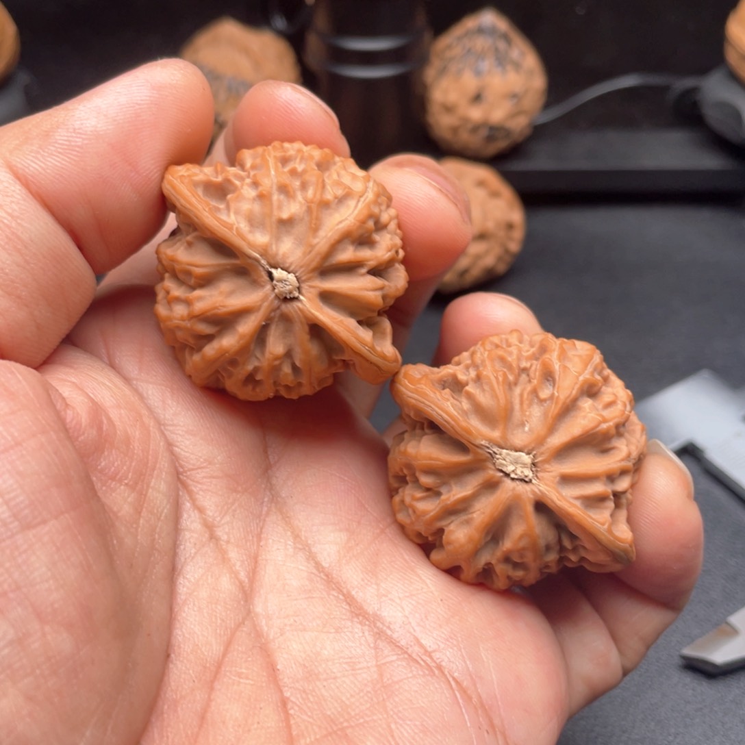 文玩核桃把件m**i汉高山·宫灯