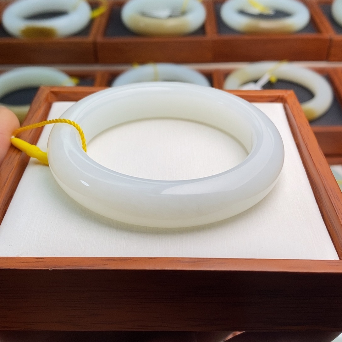 和田玉（白玉）手镯未镶嵌