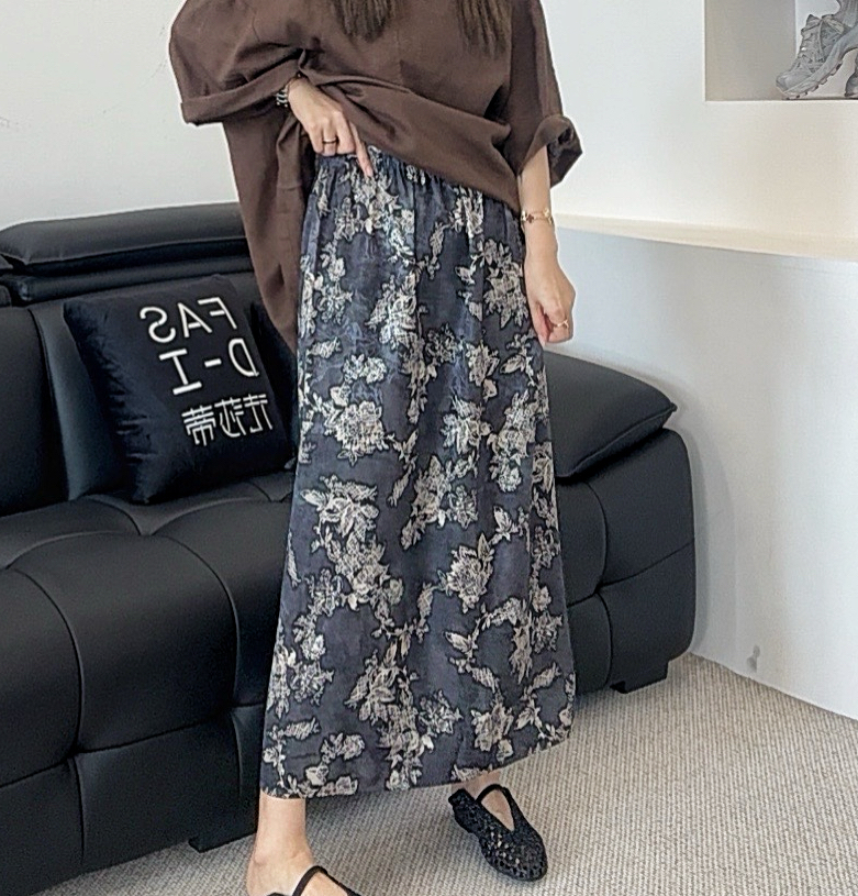 【郁儿严选】2025年夏季新款松紧高腰提花过膝长款侧开叉a字半身裙