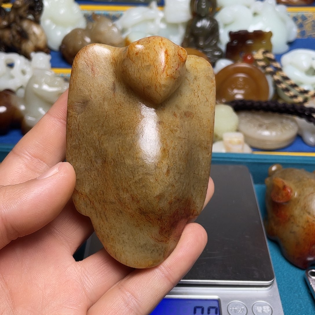 一***牛未镶嵌和田玉挂件