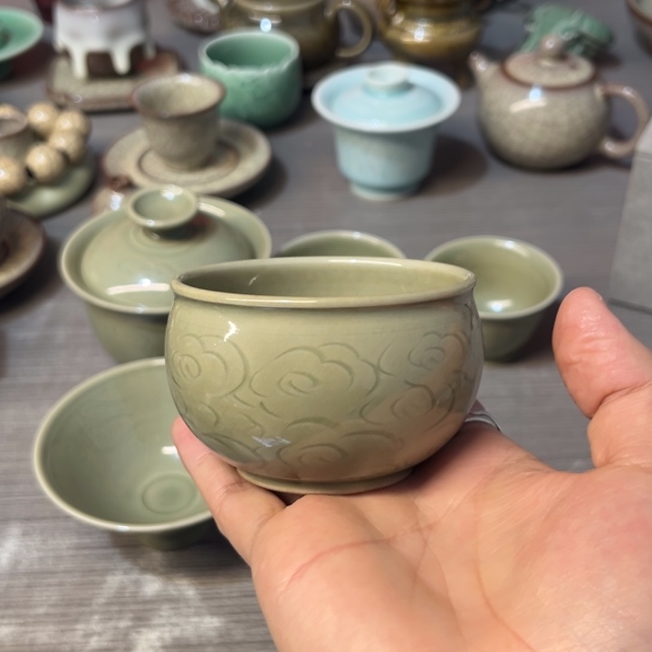 何亦鹏 越窑 祥云缸杯