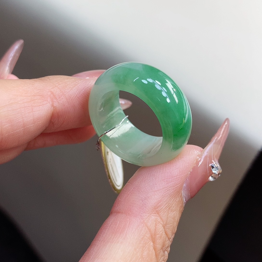 翡翠未镶嵌戒指20号