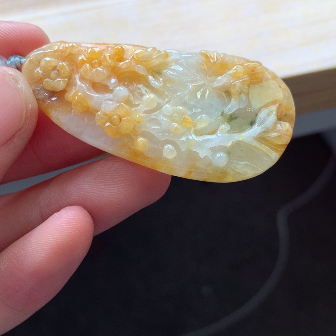 翡翠颈饰未镶嵌吊坠