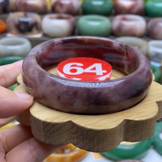 未镶嵌手镯石英质玉