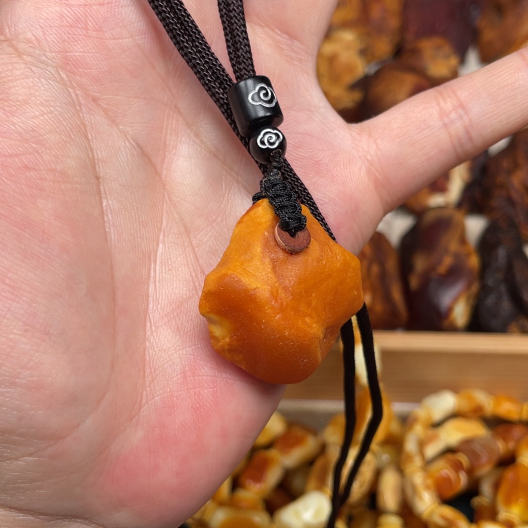 蜜蜡珠宝奇石未镶嵌